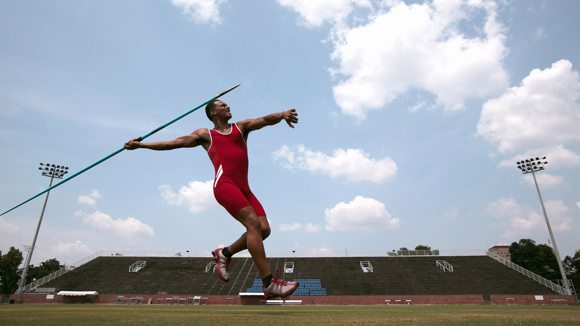 乌拉圭险胜尼斯,阿克成为关键先生
