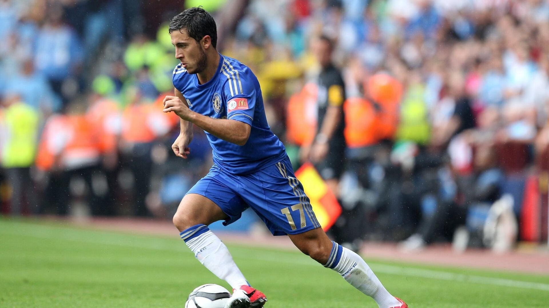 赛道之外,另一种完美,浓眉F1揭幕战之夜的统治级演出